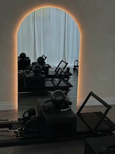 Casa De Aura: Reformer Pilates