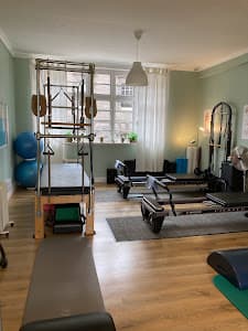 Pilates On The Corner (With Ali Williams)