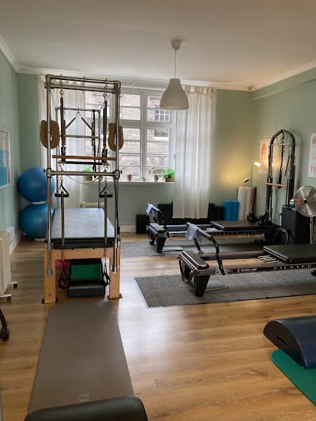 Pilates On The Corner (With Ali Williams)