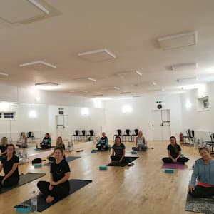 Aim2Be - Yoga In Fishponds